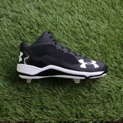 UNDERARMOUR IGNITE MID ST BLACK BASEBALL CLEATS